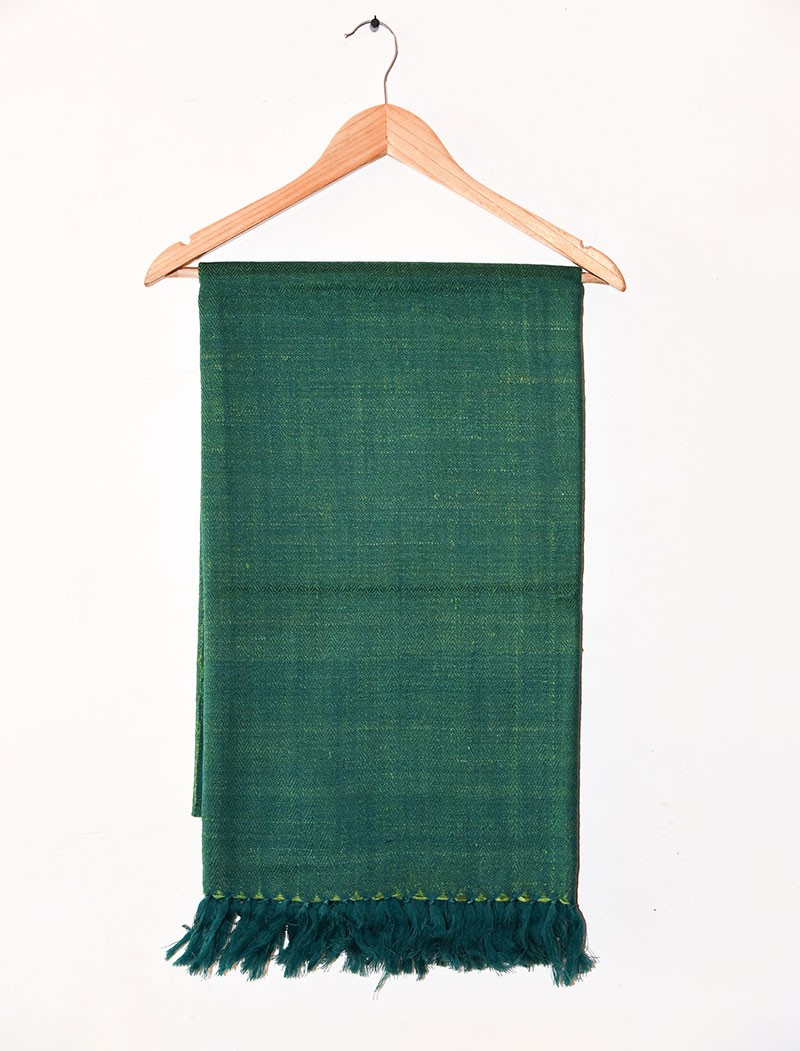 Woolen Shawl Handwoven with Fine Oak Wool - Uttarakhand Woolen Shawl Handwoven with Fine Oak Wool - Uttarakhand