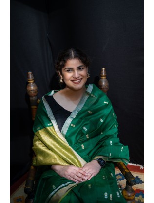 Eknaliya Woven Booti Saree