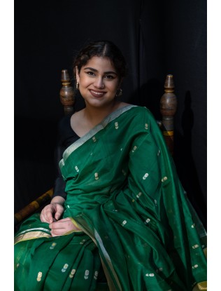 Eknaliya Woven Booti Saree