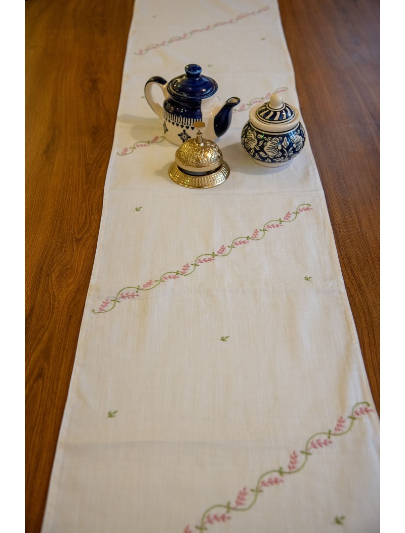 Chikankari runner