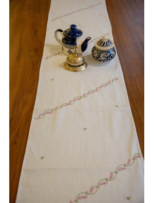 Chikankari runner