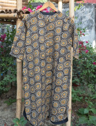 Dress image displayed in the Trending Products section on the Sanatkada homepage