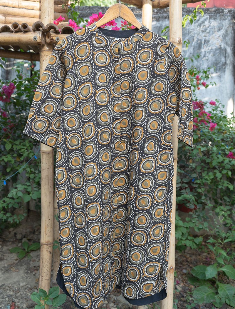 Dress image displayed in the Trending Products section on the Sanatkada homepage Dress image displayed in the Trending Products section on the Sanatkada homepage
